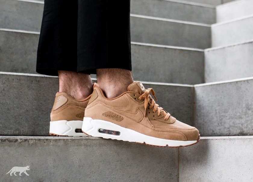 nike-air-max-90-ultra-2.0-ltr-_flax-flax-sail-gum-med-brown_-924447-200-1.jpg