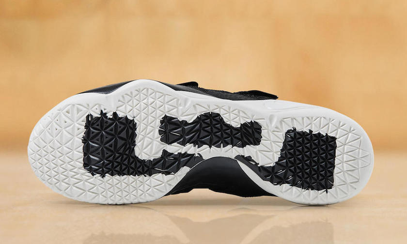 nike-lebron-soldier-11-black-sail-3.jpg