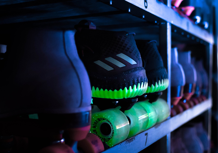 adidas-dame-4-glow-in-the-park-CQ1254-5.jpg