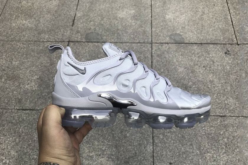 https-%2F%2Fhk.hypebeast.com%2Ffiles%2F2017%2F11%2Fnike-air-vapormax-plus-white-grey-colorway-06.jpg