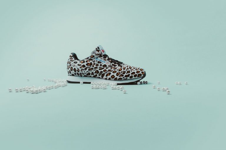 reebok-xheadporterCLleather-biancowhiteblack_1024x1024-768x512.jpg