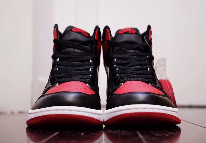 air-jordan-1-bred-toe-detailed-look-2.jpg