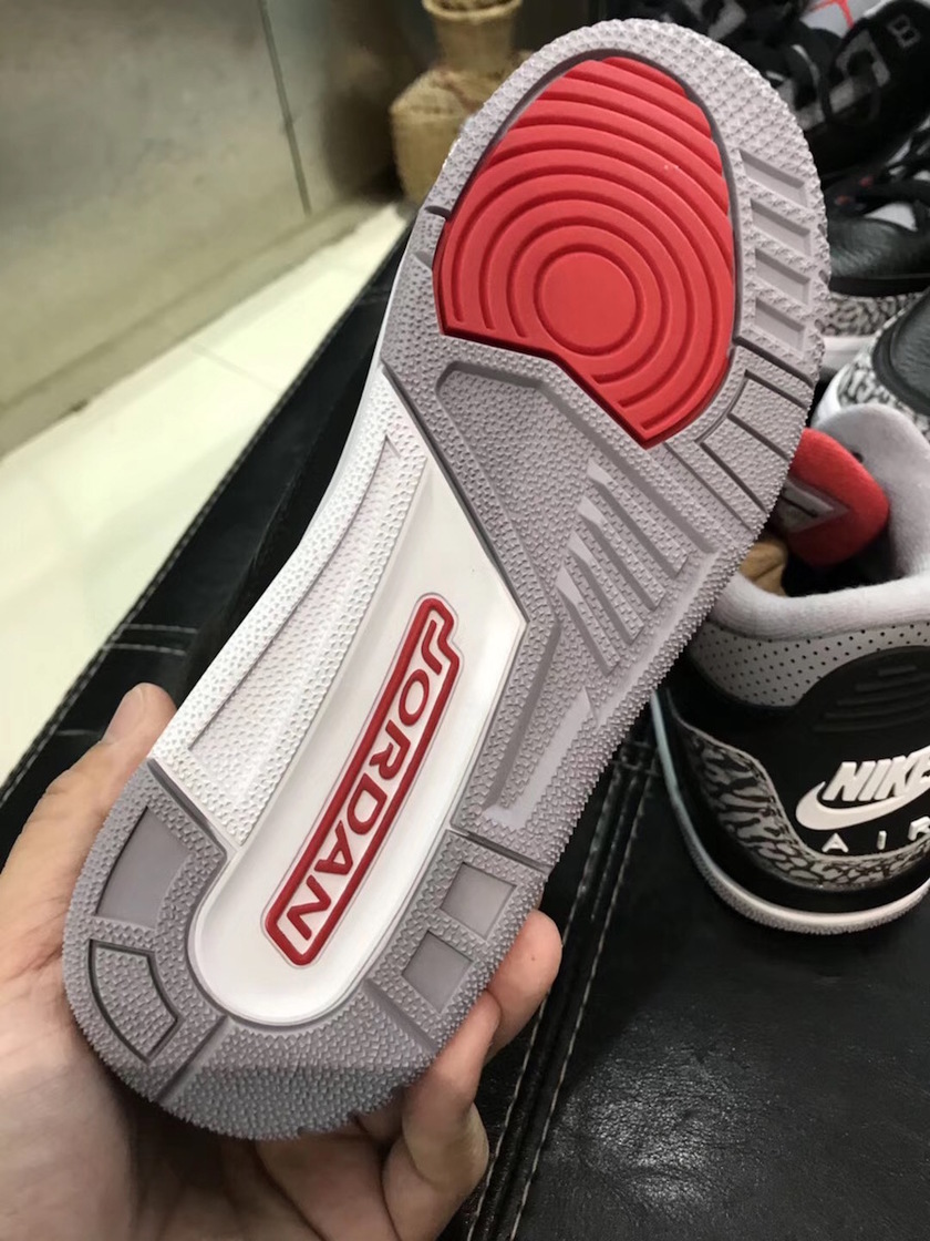 air-jordan-3-og-gs-black-cement-854261-001-4.jpg