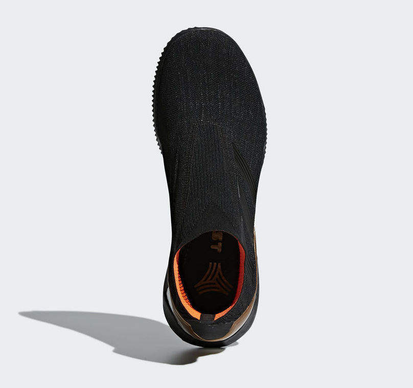 adidas-Predator-Tango-18-Boost-Black-CM7685-4.jpg