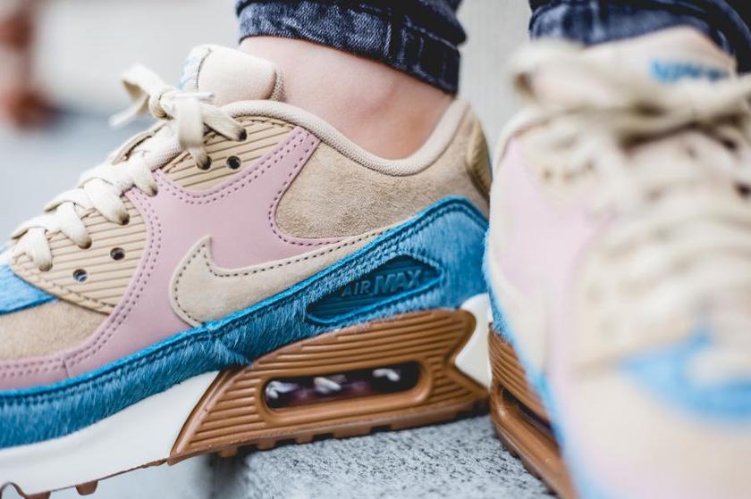 nike-wmns-air-max-90-lx-brown-898512-200-mood-2.jpg