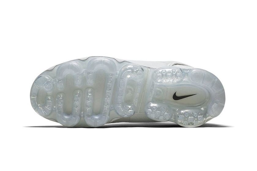 nike-air-vapormax-chukka-slip-white-6.jpg