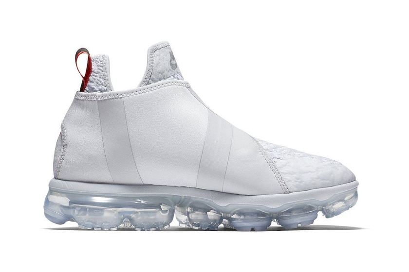 nike-air-vapormax-chukka-slip-white-2.jpg