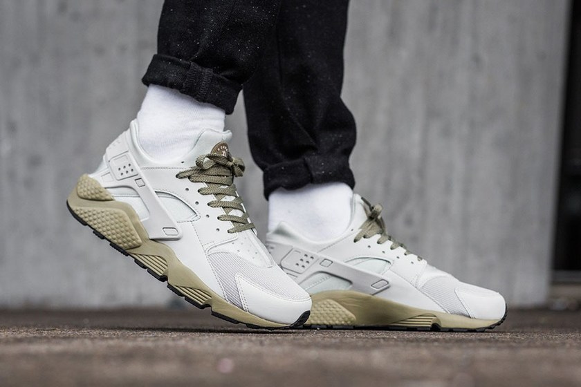 nike-air-huarache-light-bone-neutral-olive-1.jpg