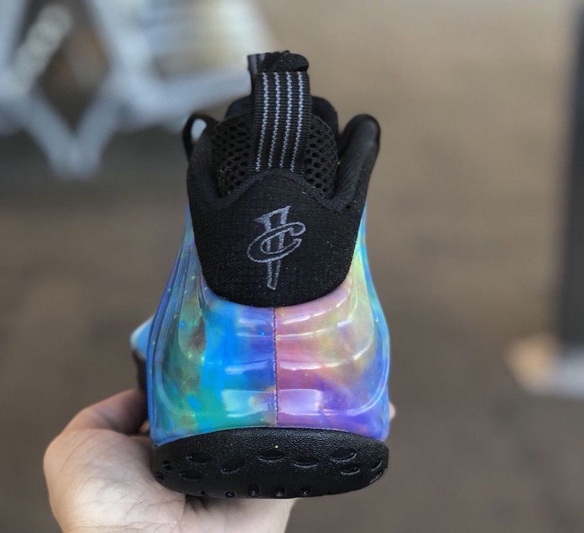 nike-air-foamposite-one-big-bang-AR3771-800-9.jpg