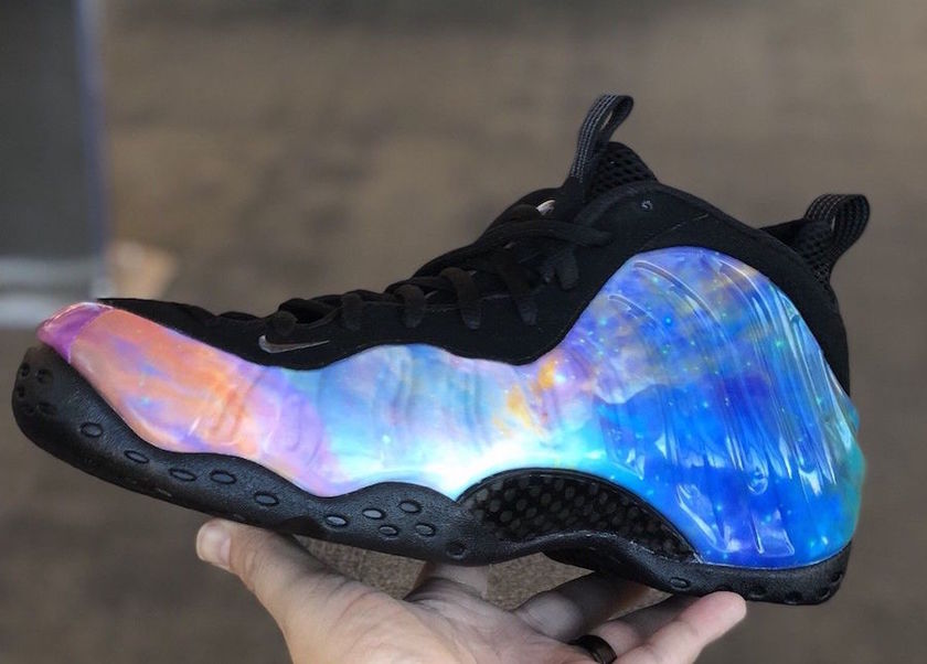 nike-air-foamposite-one-big-bang-AR3771-800-6.jpg