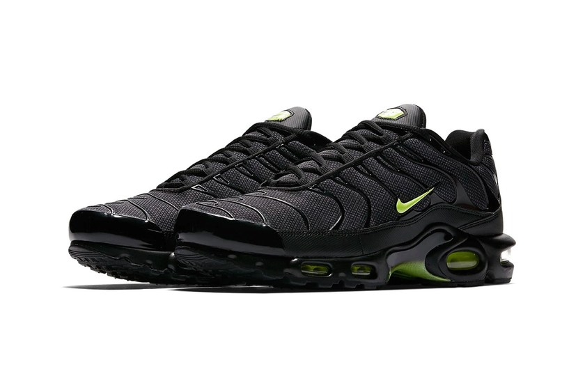 nike-air-max-plus-neon-release-002.jpg