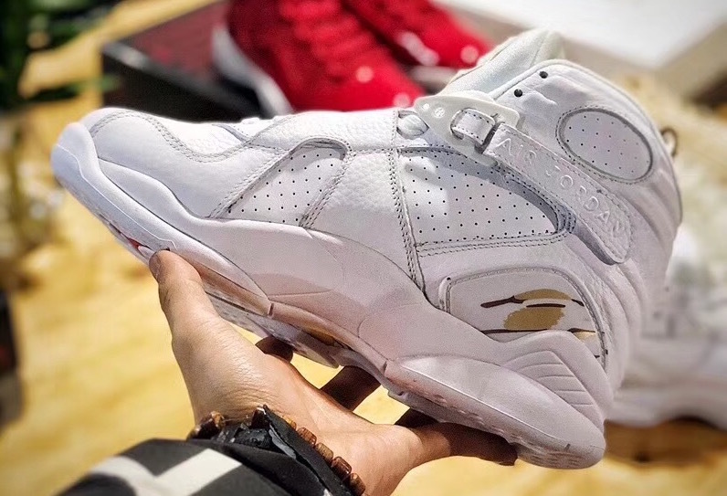 Drake-OVO-Air-Jordan-8-White-AA1239-135-2018-Retro-Side.jpg