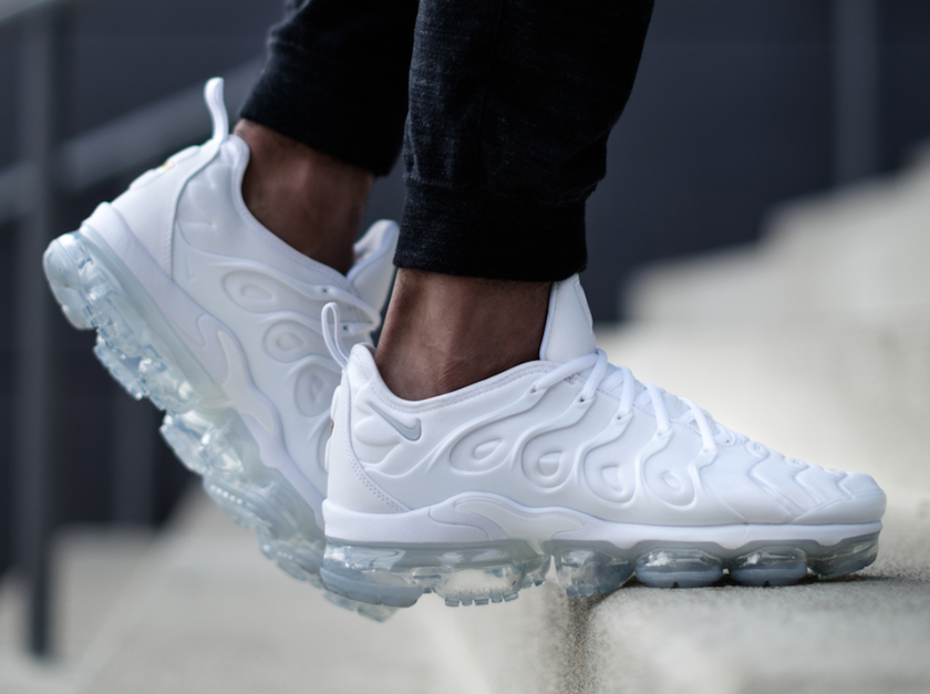 白鞋控必备，Nike VaporMax Plus 全新“Triple White” | 当客|球鞋资讯