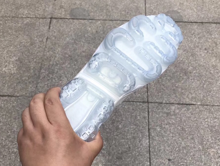nike-vapormax-plus-triple-white-6.jpg