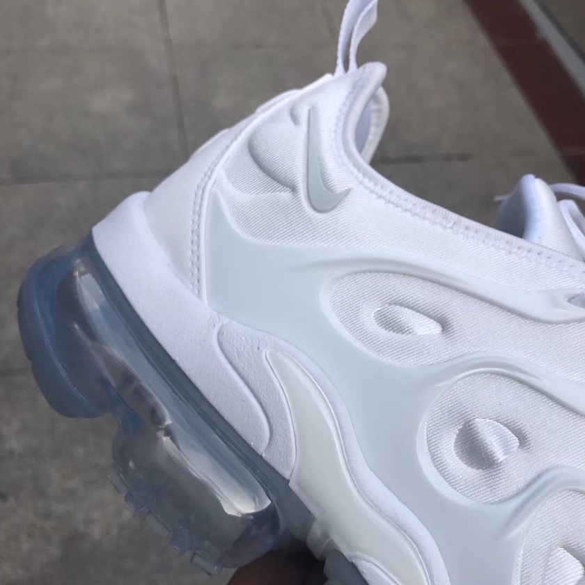 nike-vapormax-plus-triple-white-9.jpg