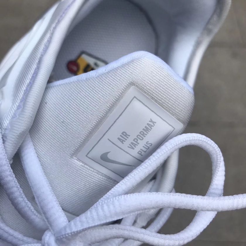 nike-vapormax-plus-triple-white-7.jpg