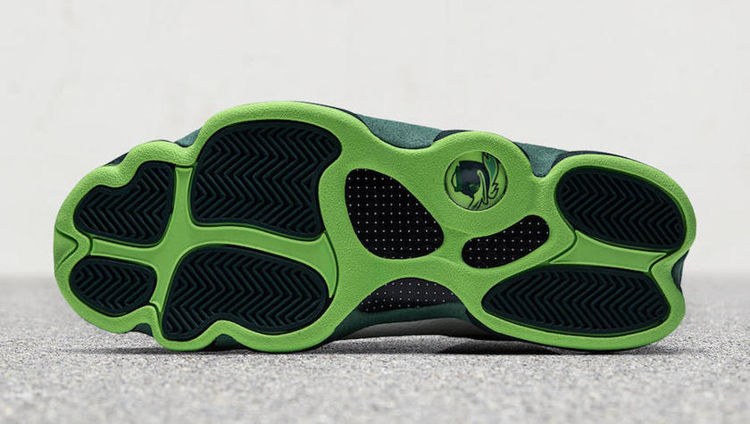 Air-Jordan-13-Oregon-Ducks-Football-PE-Outsole.jpg