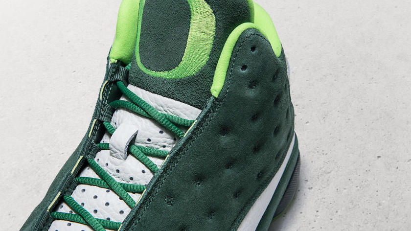 Air-Jordan-13-Oregon-Ducks-Football-PE-Tongue-Logo.jpg