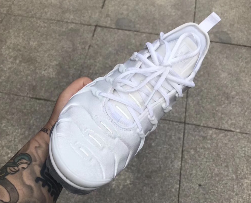 白鞋控必备，Nike VaporMax Plus 全新“Triple White” | 当客|球鞋资讯