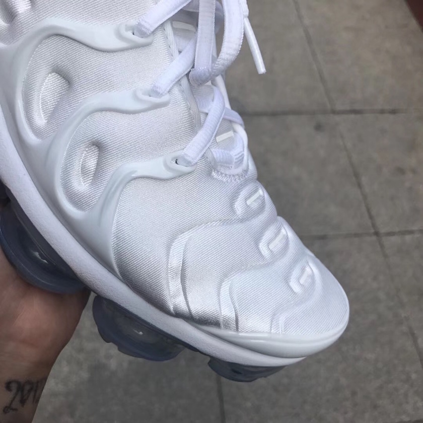 nike-vapormax-plus-triple-white-8.jpg