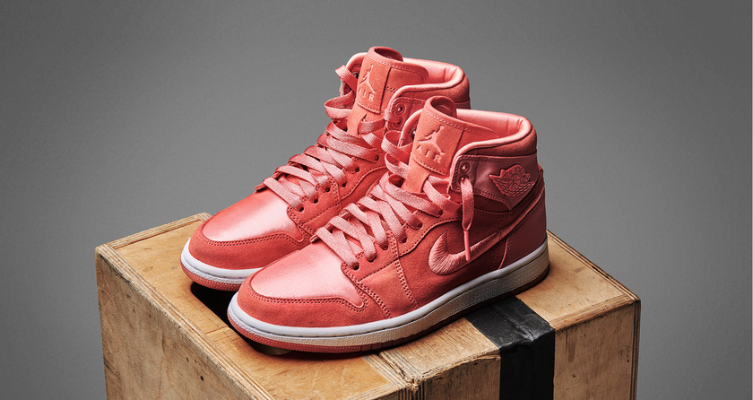 AJ1_Season-of-Her_Shoe_Sun-Blush_Lead_Des – 1920x1020.jpg
