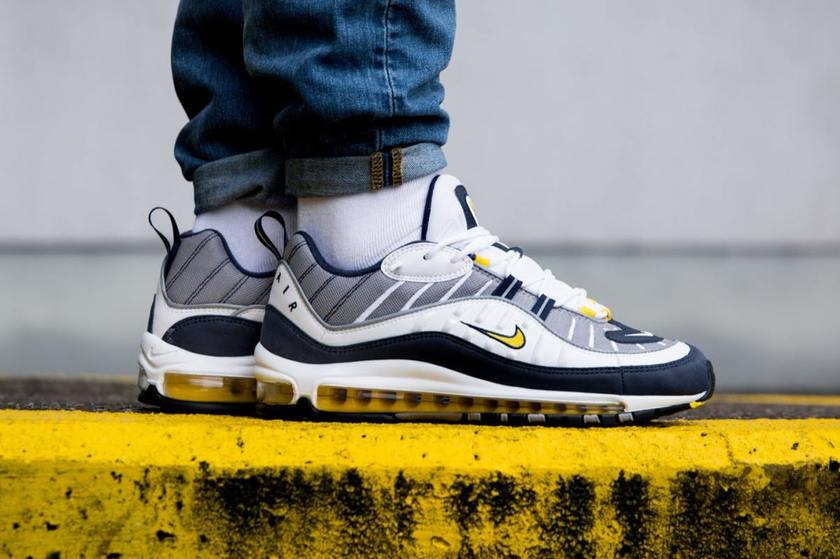 airmax-98-on-feet-4.jpg