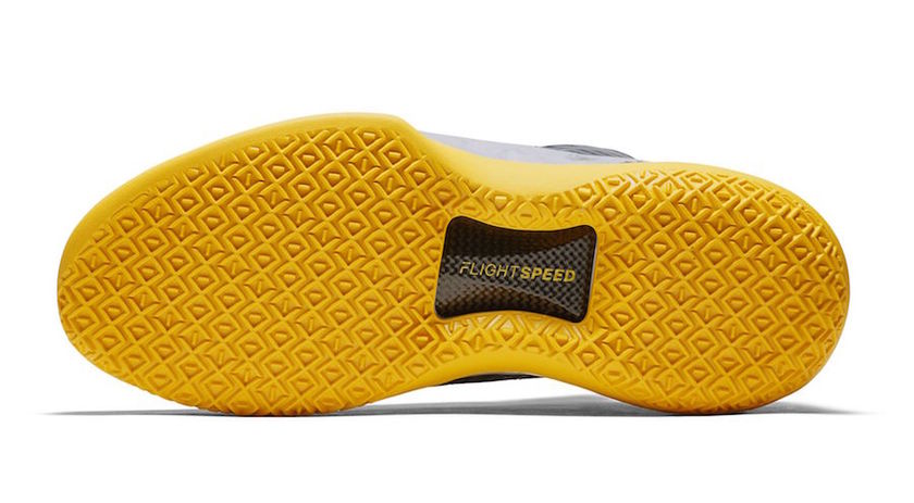 Air-Jordan-32-Low-Michigan-AA1256-405-Outsole.jpg