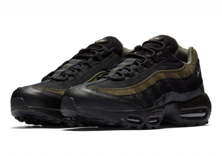 nike-air-max-95-hal-ah8444-001-4-768x540.jpg