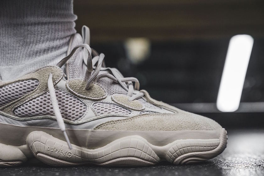 YEEZY-Desert-Rat-Blush-On-Feet-Toe.jpg