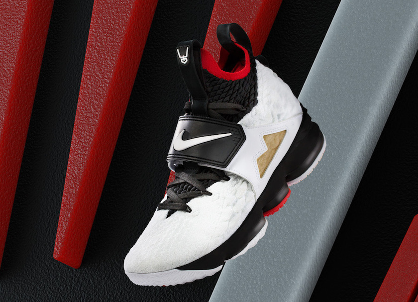 Nike-LeBron-15-Diamond-Turf-LeBron-Watch-Draw.jpg