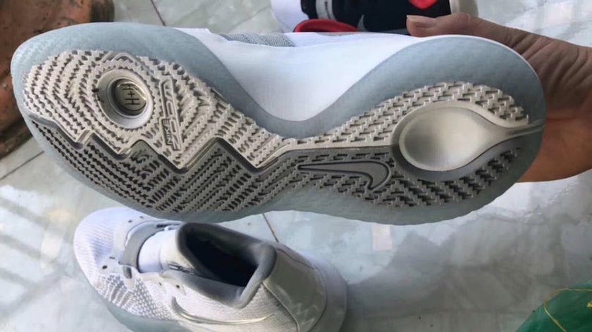 Nike-Zoom-Air-Kyrie-Shoe-Outsole.jpg