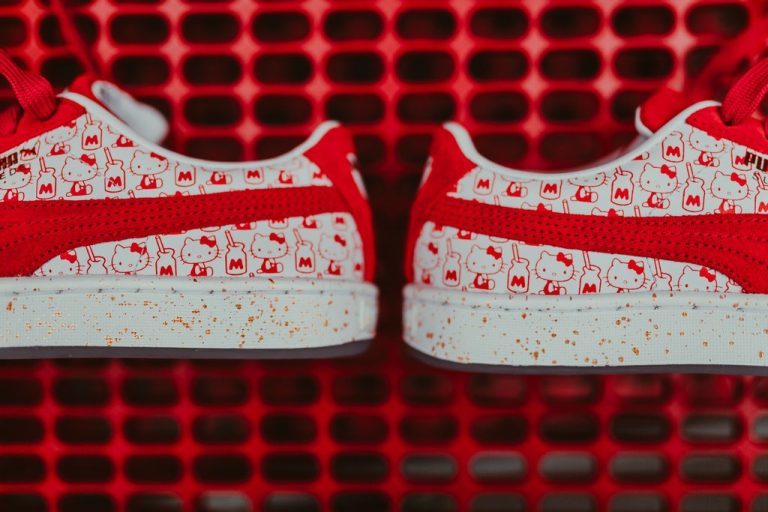 Puma-SuedeClassicXHelloKitty-BrightRED_8_1024x1024-768x512.jpg