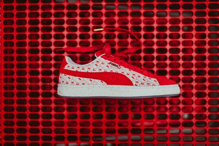 Puma-SuedeClassicXHelloKitty-BrightRED_7_1024x1024-768x512.jpg