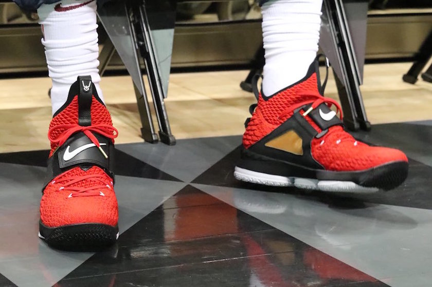Alternate-Diamond-Turf-Nike-LeBron-15-Red.jpg