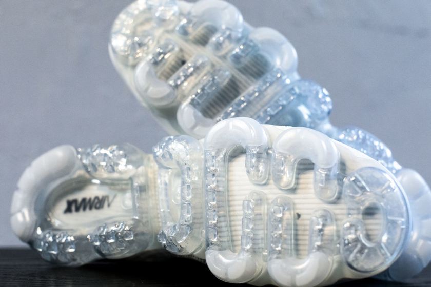 virgil-abloh-off-white-nike-air-vapormax-white-6.jpg