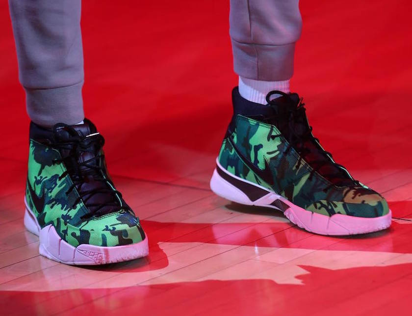 Giannis-Antetokounmpo-Undefeated-x-Nike-Zoom-Kobe-1-Protro-All-Star-Weekend.jpg