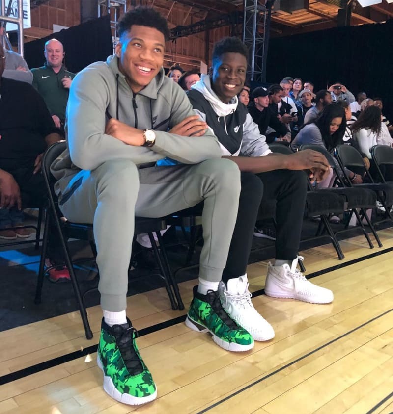 Giannis-Antetokounmpo-Undefeated-x-Nike-Zoom-Kobe-1-Protro.jpg