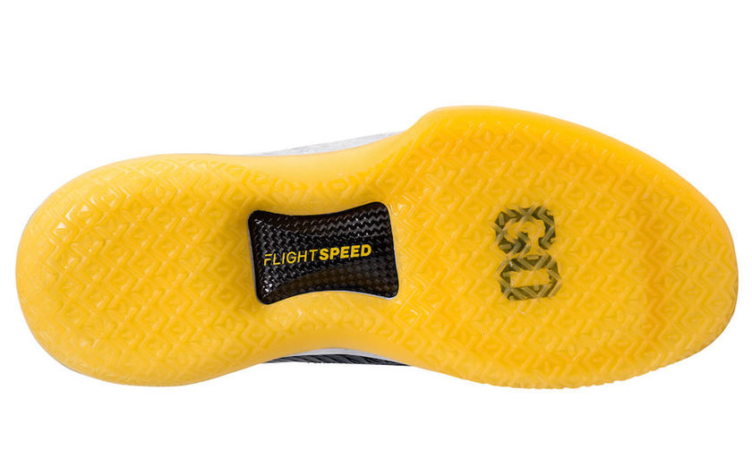 Air-Jordan-32-Low-Michigan-AA1256-405-Outsole-1.jpg
