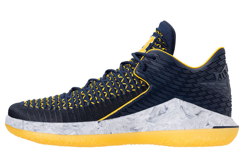 Air-Jordan-32-Low-Michigan-AA1256-405-Side-1.jpg