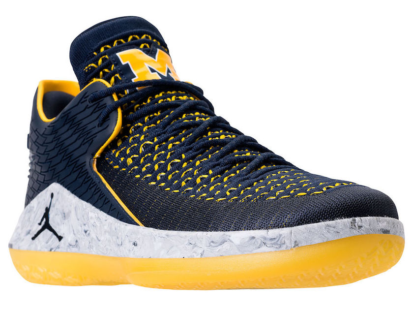 Air-Jordan-32-Low-Michigan-AA1256-405-1.jpg