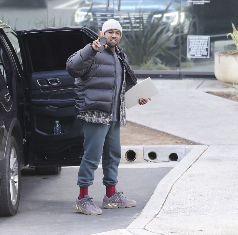 kanye-west-yeezy-season-7-yeezy-boost-700-1_副本.jpg