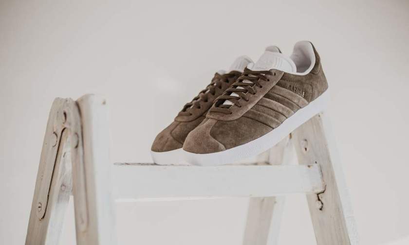 adidas-gazelle-stitch-and-turn-brown-white-cq2359-mood-2.jpg