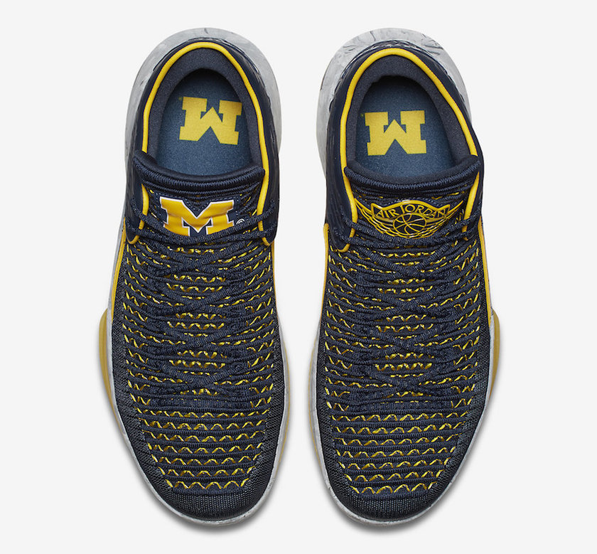 Air-Jordan-32-XXX2-Low-Michigan-Wolverines-AA1256-405-Top-Insole.jpg