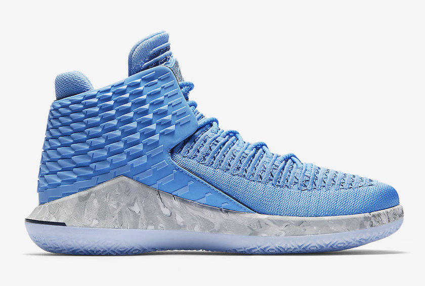 Air-Jordan-32-XXX2-UNC-North-Carolina-AA1253-406-Side.jpg