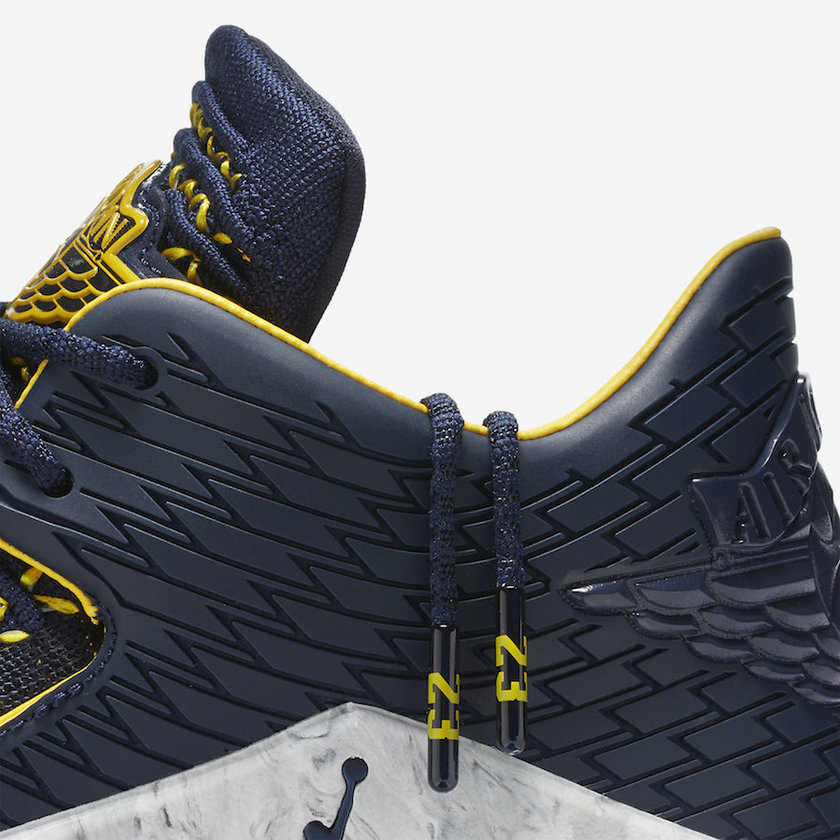 Air-Jordan-32-XXX2-Low-Michigan-Wolverines-AA1256-405-Laces.jpg