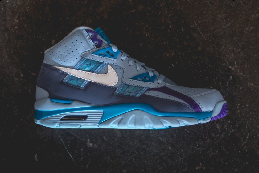 nike-air-trainer-sc-high-lech-blue-neo-turquiose-release-01.jpg