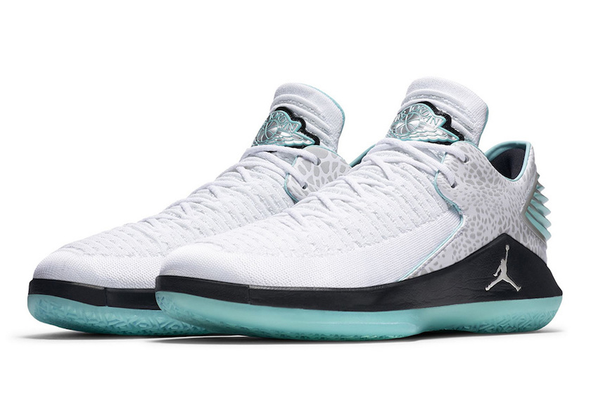 Air-Jordan-32-Low-Jade-Silver-Black.jpg