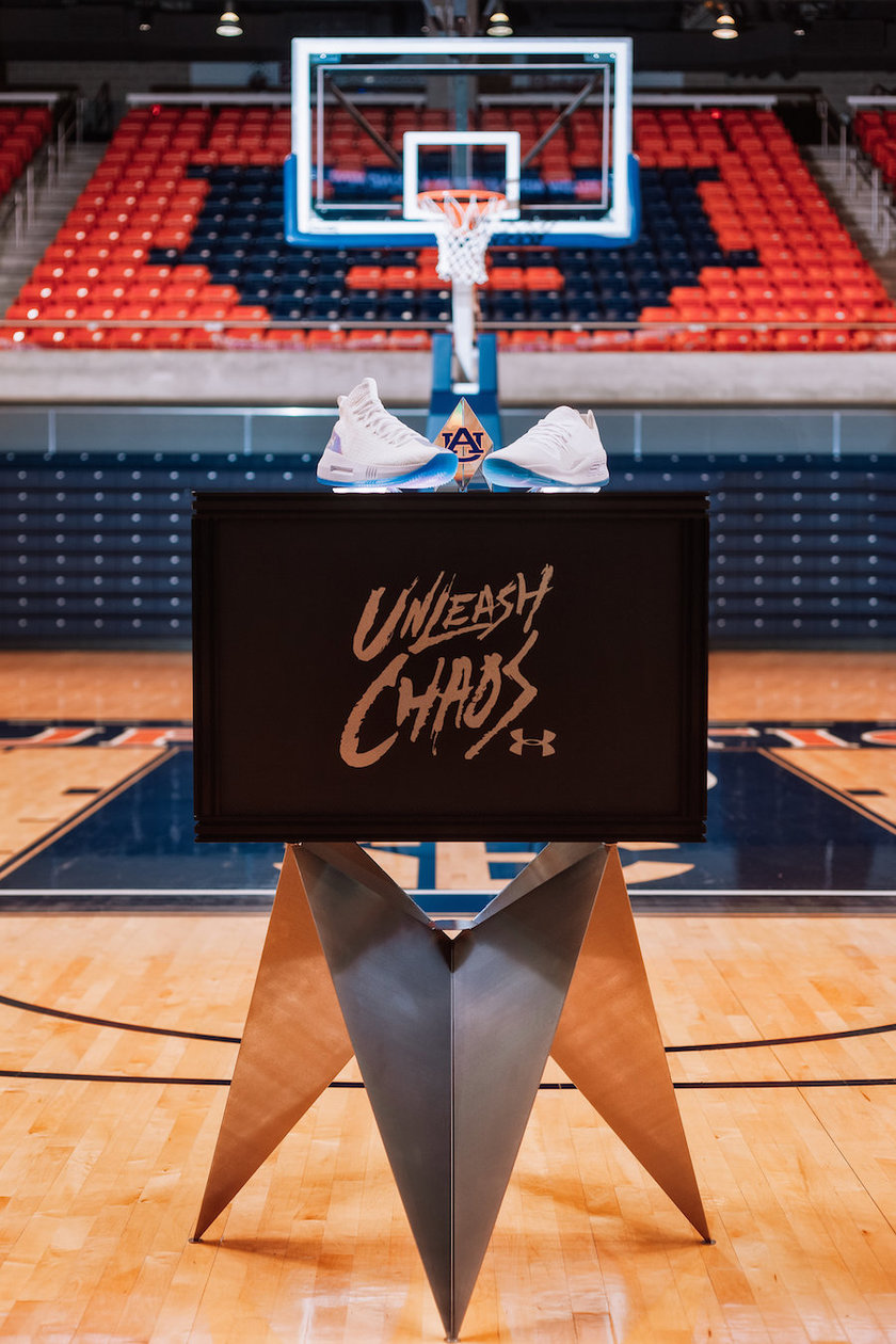 Under-Armour-Unleash-Chaos-Curry-4-Low-Heat-Seeker-2.jpg