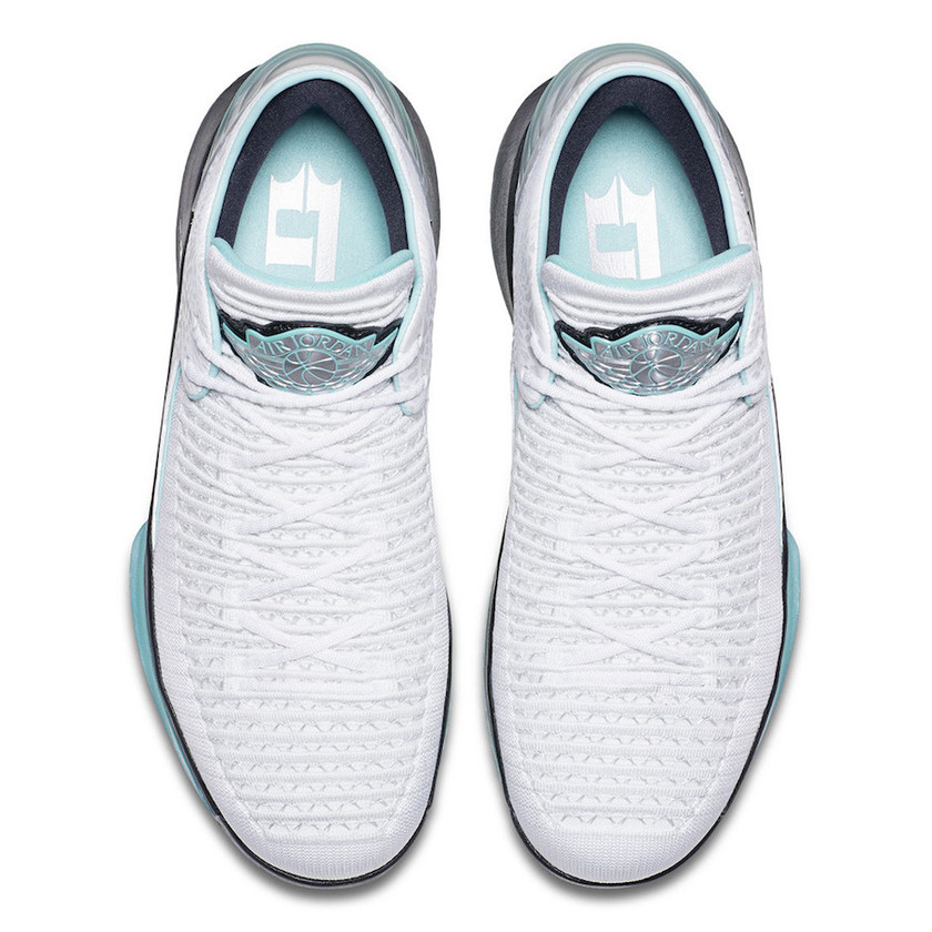 Air-Jordan-32-Low-Jade-Silver-Black-Top-Insole.jpg
