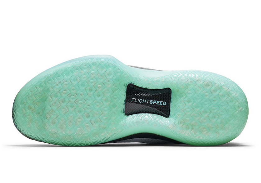 Air-Jordan-32-Low-Jade-Silver-Black-Outsole.jpg